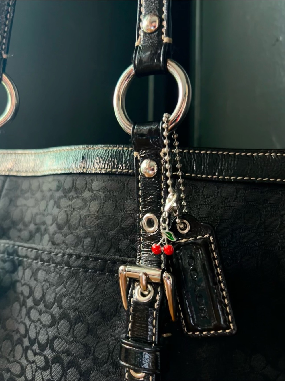 COACH Gallery Tote Signature Black
Jacquard Patent Leather D0849-F12344 - Picture 3 of 17